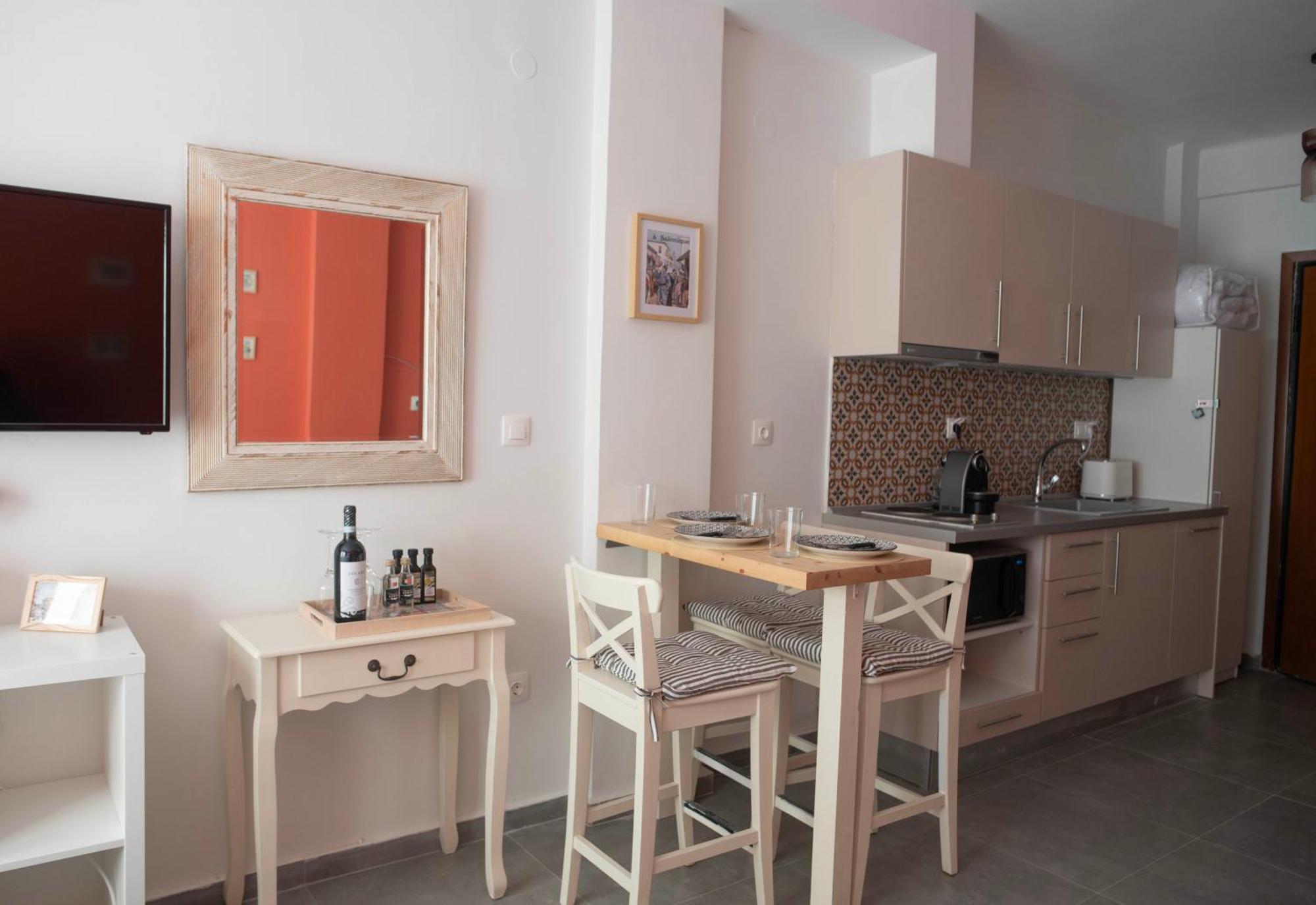 3C'S Thess At The Old Frankish Quarter - Ladadika/ Merchant'S Square Thessalonique Extérieur photo